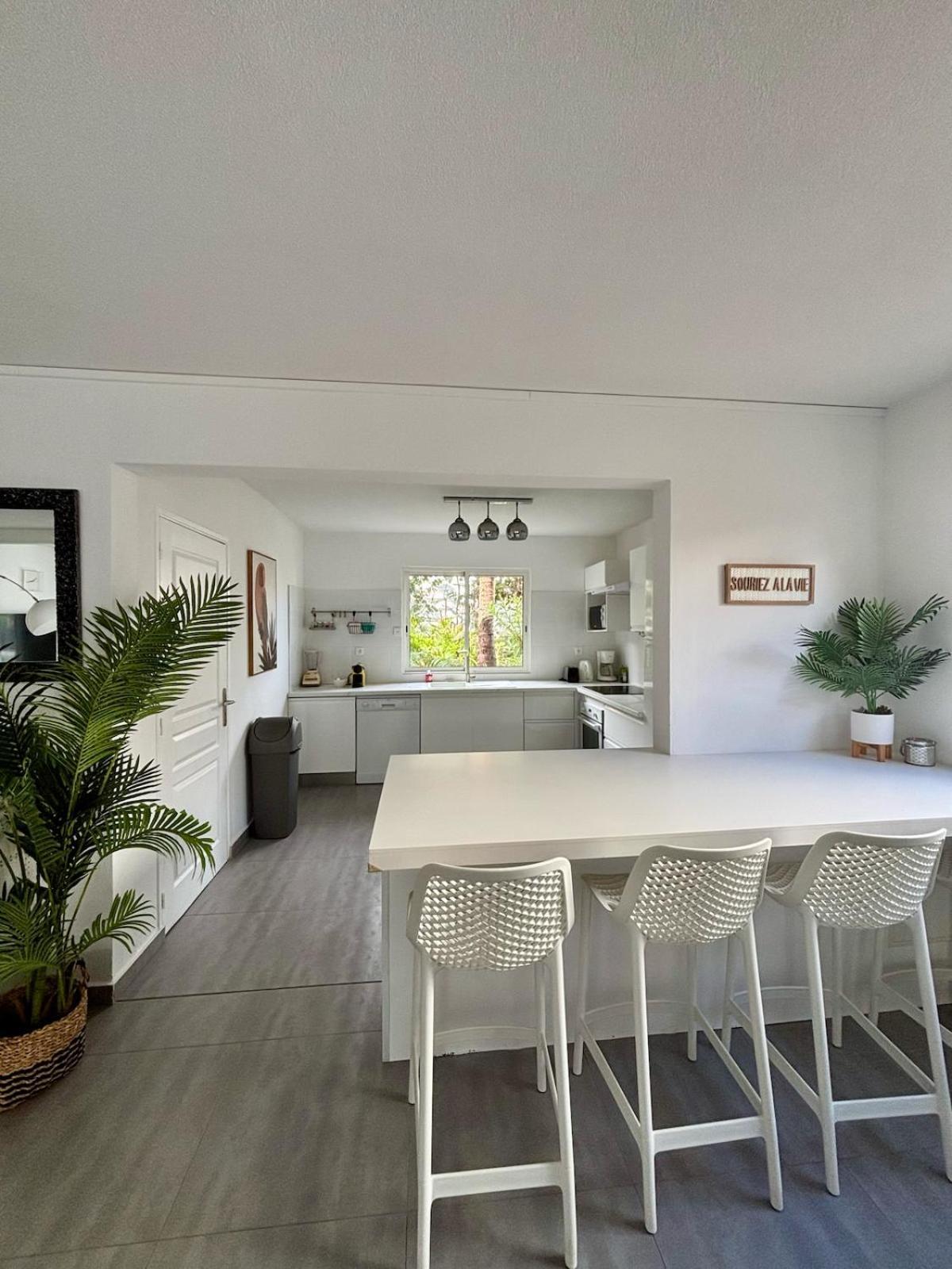 Villa Magellan, Walkable Orient Bay Beach, Private Pool Luaran gambar